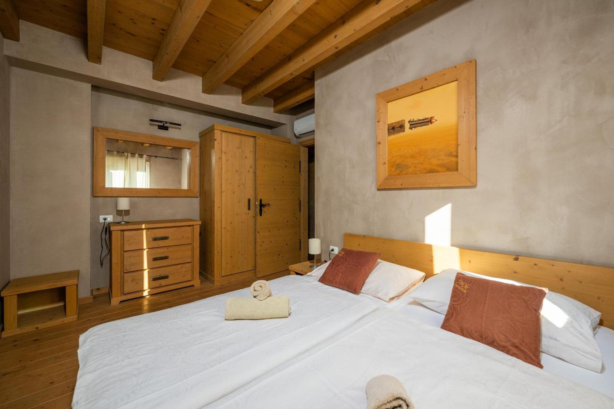 6-Bedroom Villa Chiara With Sea View Premantura Exterior foto